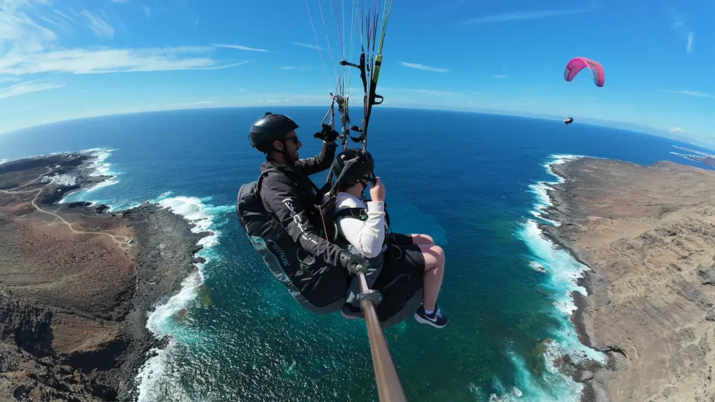 Tandem paragliding with Venturi over Lanzarote